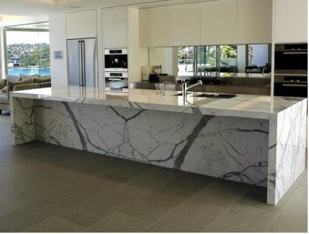 Kitchen island in statuario bookmatch